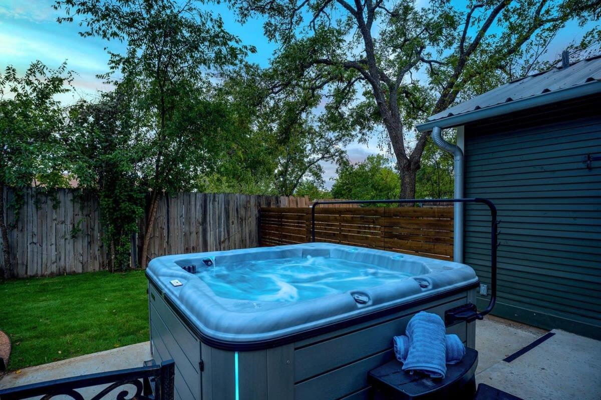 The Rock Haus - Fire Pit & Hot Tub Villa Fredericksburg Exterior photo