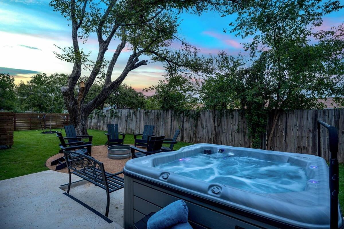 The Rock Haus - Fire Pit & Hot Tub Villa Fredericksburg Exterior photo