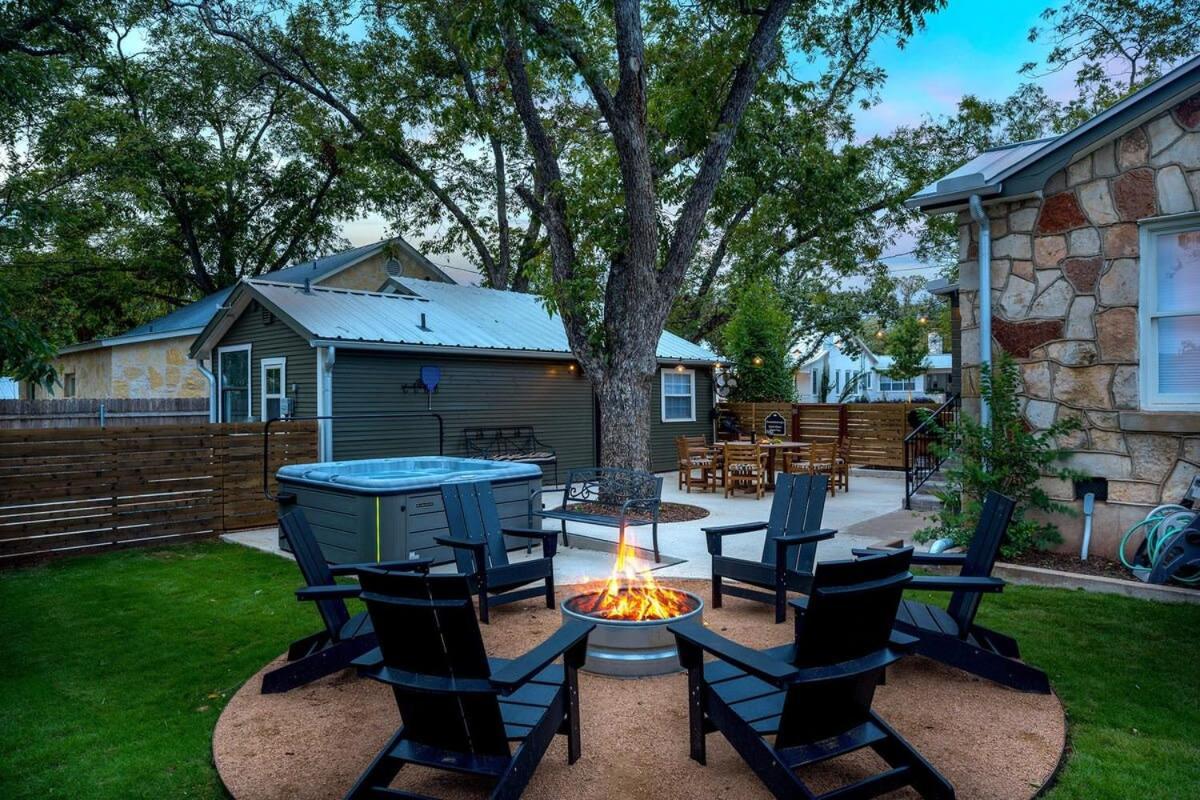 The Rock Haus - Fire Pit & Hot Tub Villa Fredericksburg Exterior photo